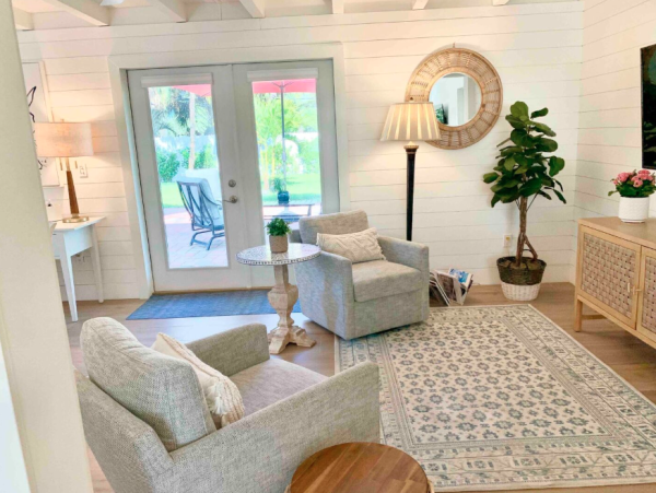 Luxurious Coasal Retreat in Naples - 3-Bedroom, Private Pool